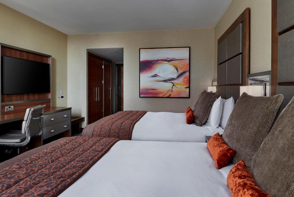 Leonardo Royal London Tower Bridge - Superior Queen Room With Two Queen Beds