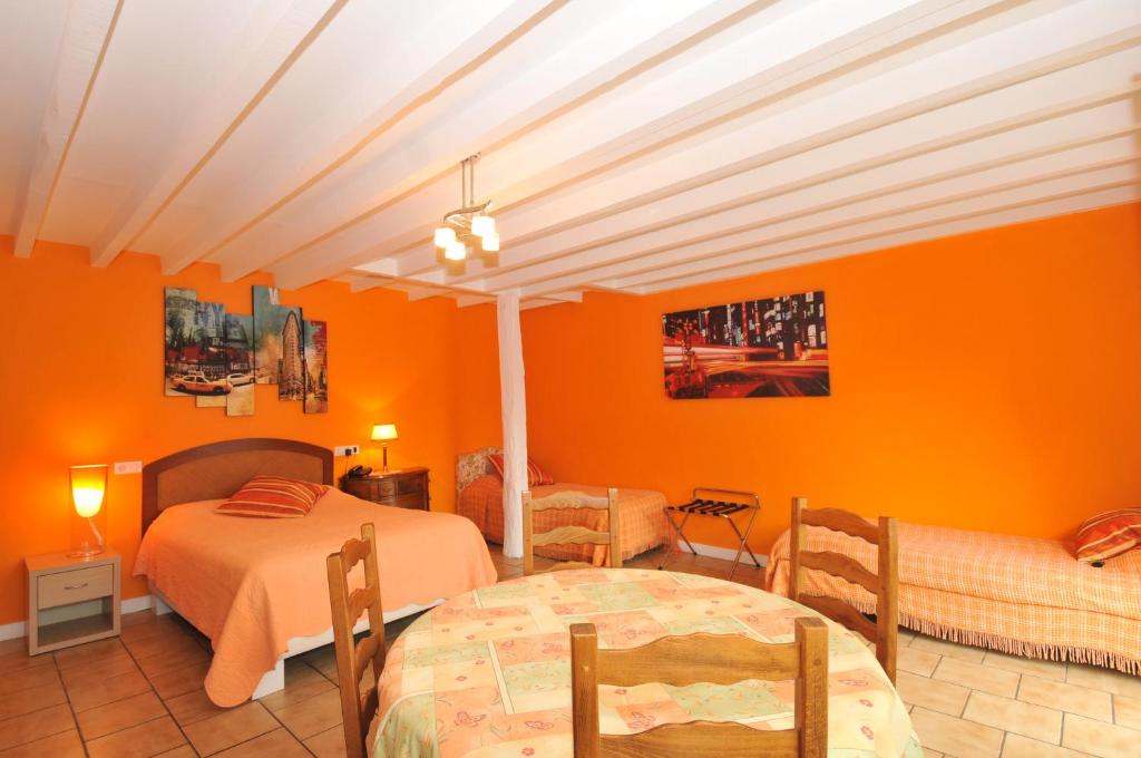 Logis Hôtel & Restaurant Aux Tauzins - Chambre Quadruple