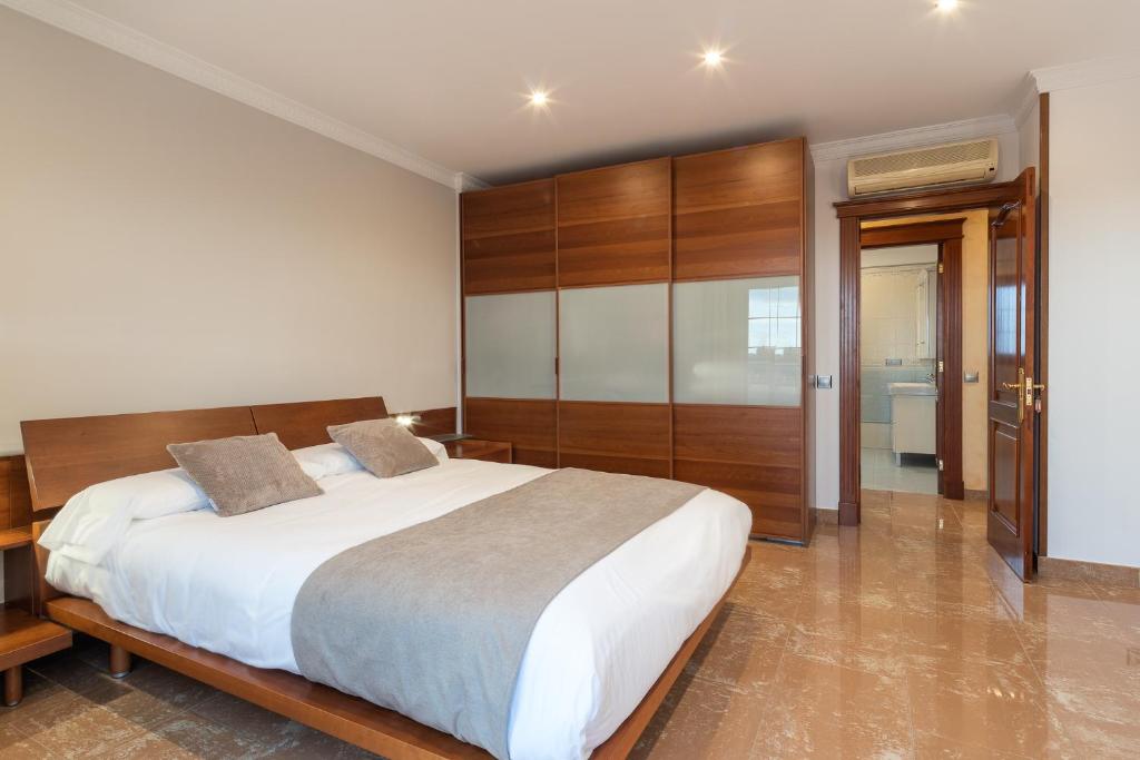 Postel nebo postele na pokoji v ubytování Villa Dalara Maspalomas, Private Pool and Jacuzzi