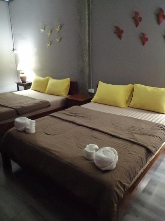 Yotin Guest House - 带有私人浴室的四倍房间