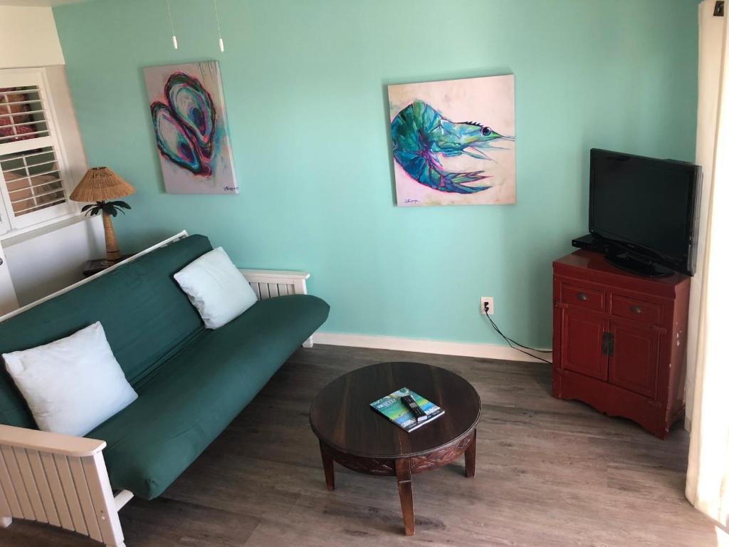 Drop Anchor Resort & Marina photo