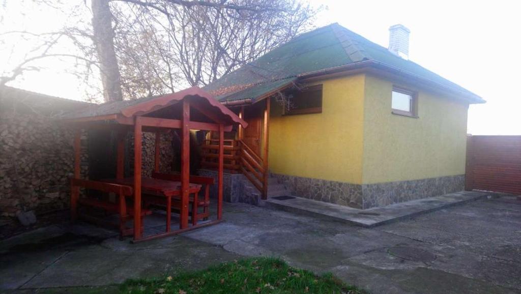 Budova, kde se penzion – hostinec nachází