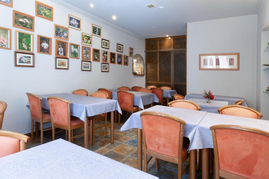 Posedenie v ubytovaní Hotel Fonda Merce