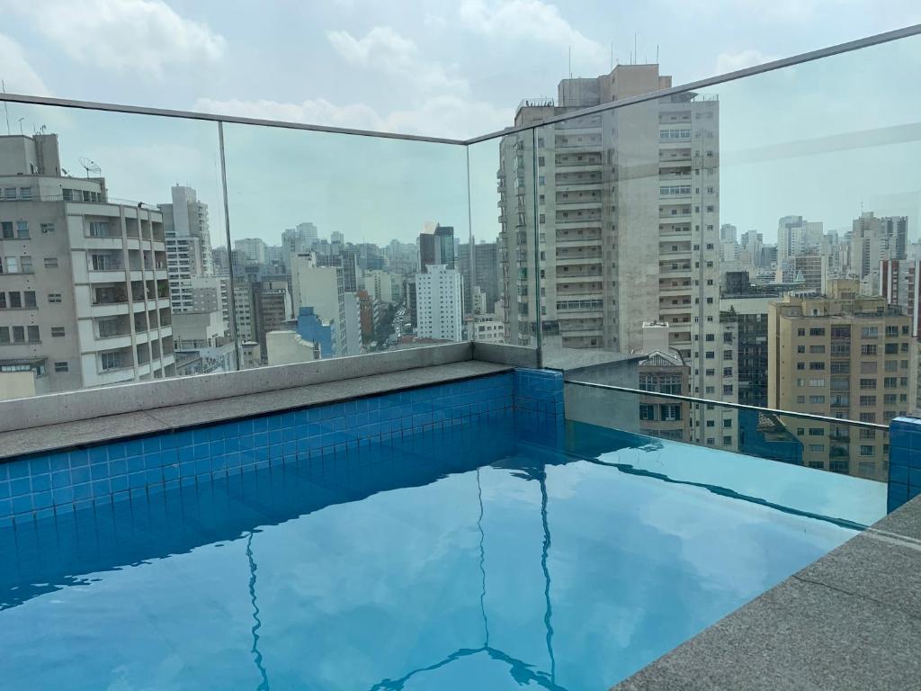  AP C/INFINITY POOL LARGO DO AROUCHE CD414