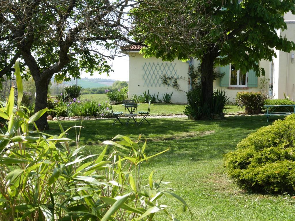 Zahrada ubytování Chambres d'hôtes Le Cartounier