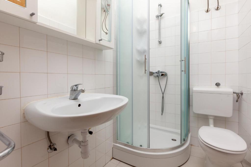 Kúpeľňa v ubytovaní Apartment A4 sea view Antonia