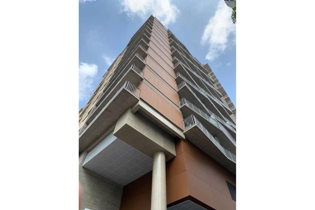  AP C/INFINITY POOL LARGO DO AROUCHE CD414