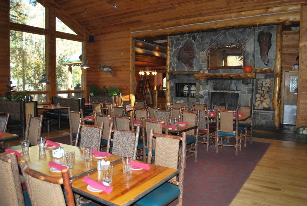 Restaurace v ubytování Double Eagle Resort and Spa