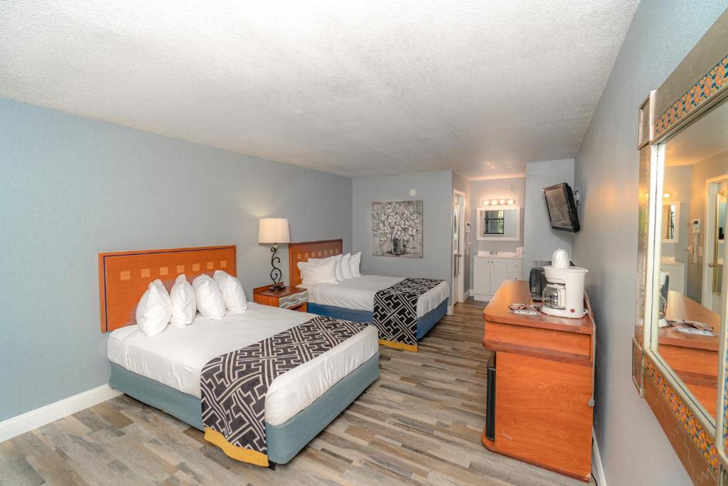 Sunshine Inn - Deluxe Double Room