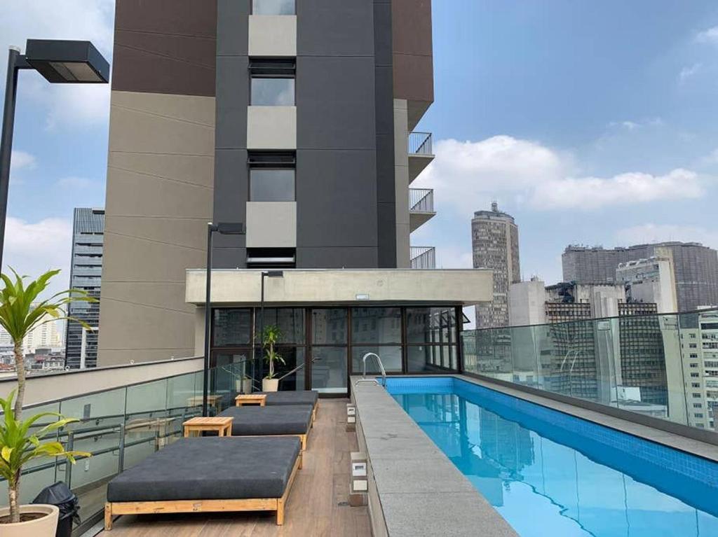  AP C/INFINITY POOL LARGO DO AROUCHE CD414
