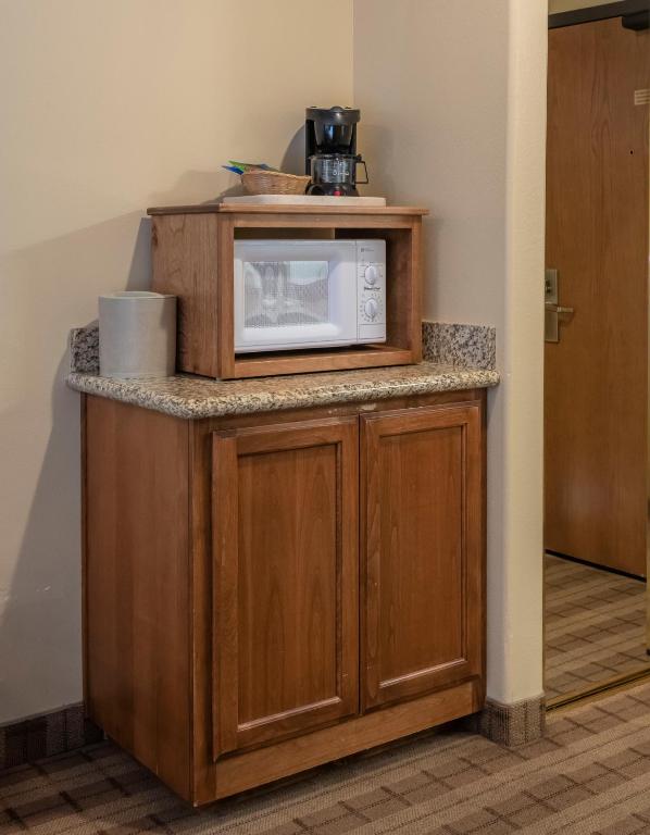 Kuchyň nebo kuchyňský kout v ubytování Truckee Donner Lodge