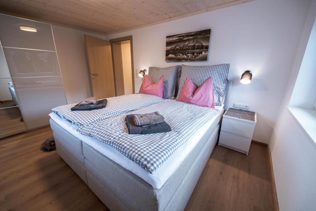 Posteľ alebo postele v izbe v ubytovaní Mayerl's Kaiserappartement