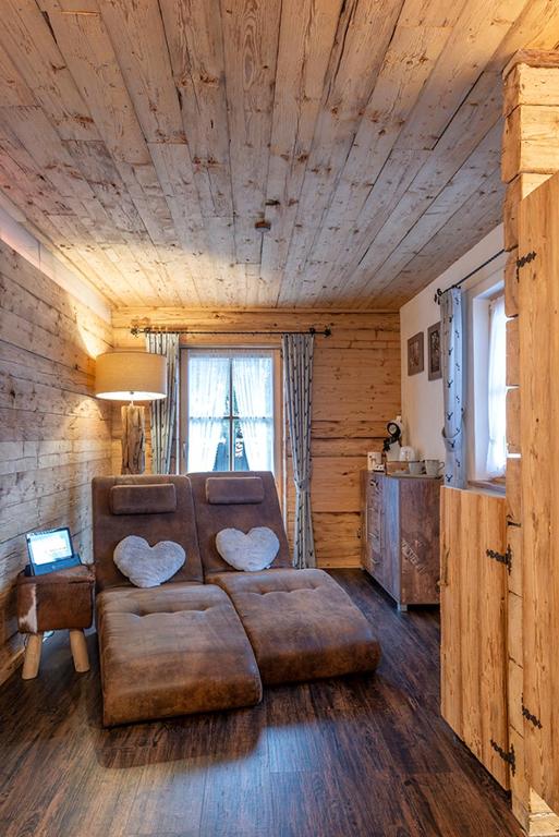 Posezení v ubytování Almhotel Grünsteinblick
