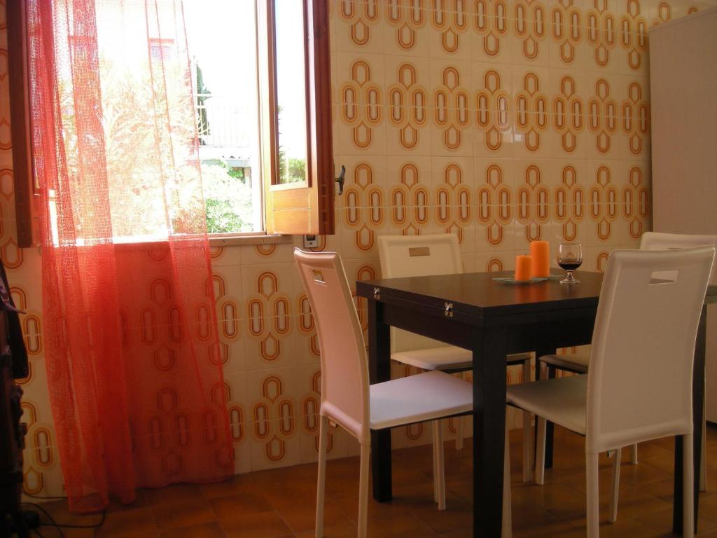 A seating area at Villa On The Beach Spiaggia Plaia