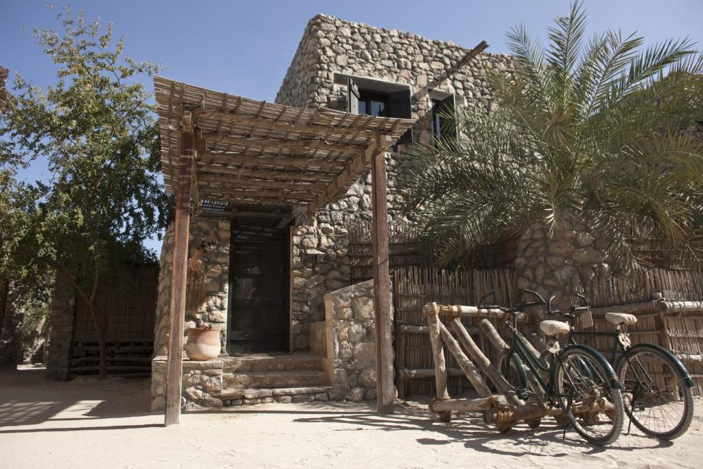 Jízda na kole v ubytování Six Senses Zighy Bay nebo okolí