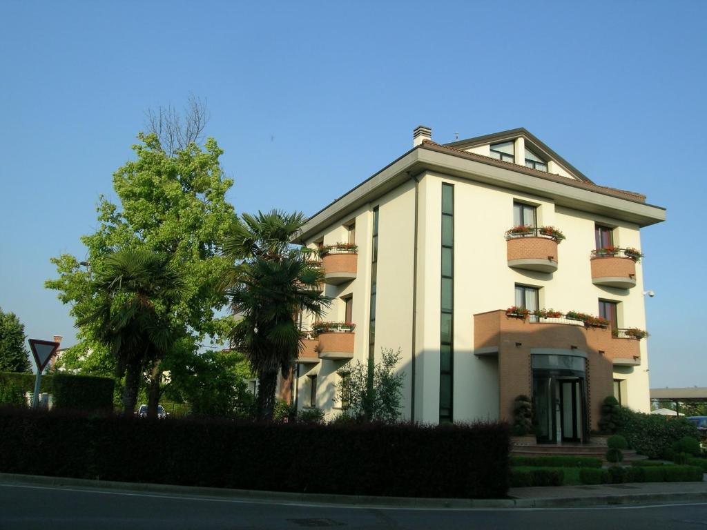 Budova, v ktorej sa hotel nachádza