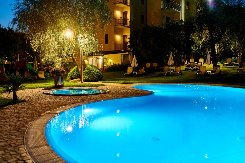 A piscina localizada em Eco Hotel Benacus ou nos arredores