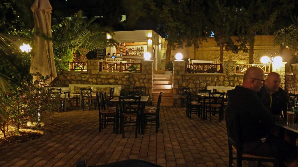 Ресторан / где поесть в Oasis Hotel