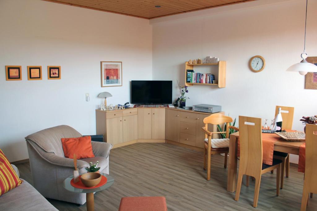 TV a/nebo společenská místnost v ubytování Haus Hesseberg