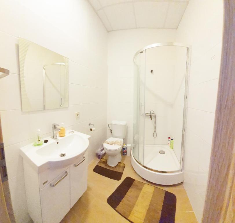Łazienka w obiekcie KK Apartments