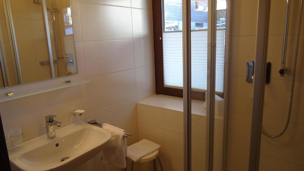 Kúpeľňa v ubytovaní Landhaus Klausnerhof Hotel Garni