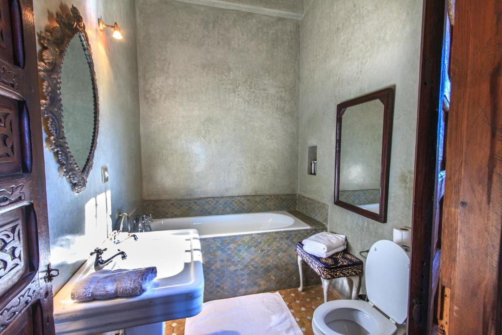 Un baño de Kasbah Tabelkoukt