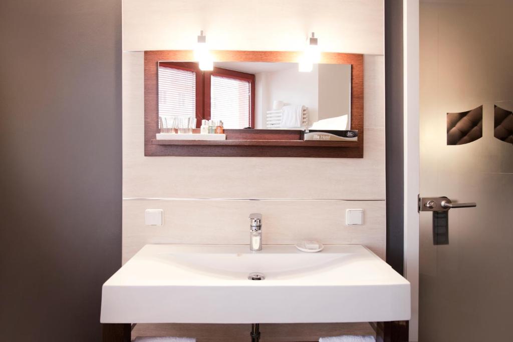 Hotel Adele am Alex - Resim 18