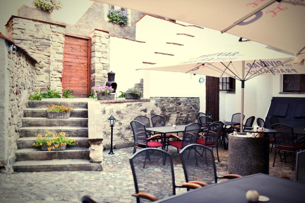 Patio alebo iná vonkajšia časť ubytovania Pivovar Prachatice