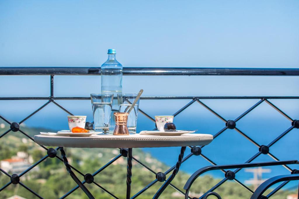 Nápoje v ubytování Archontiko Kymis Boutique Hotel