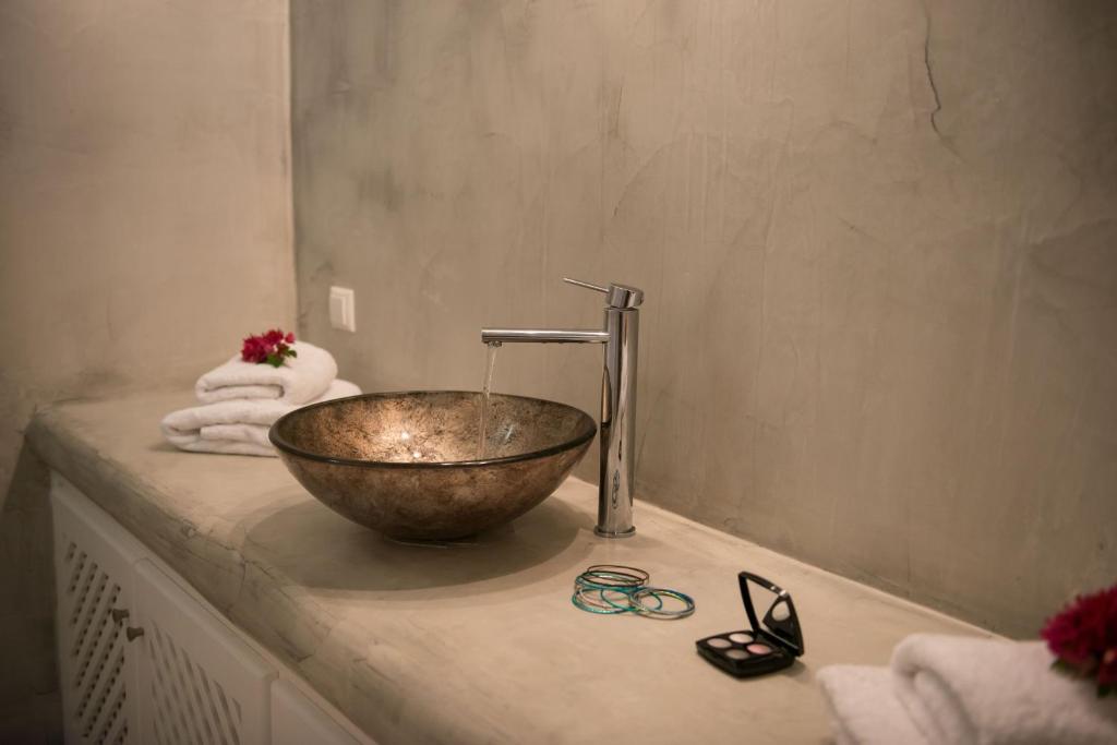 Aelia by Eltheon - 11