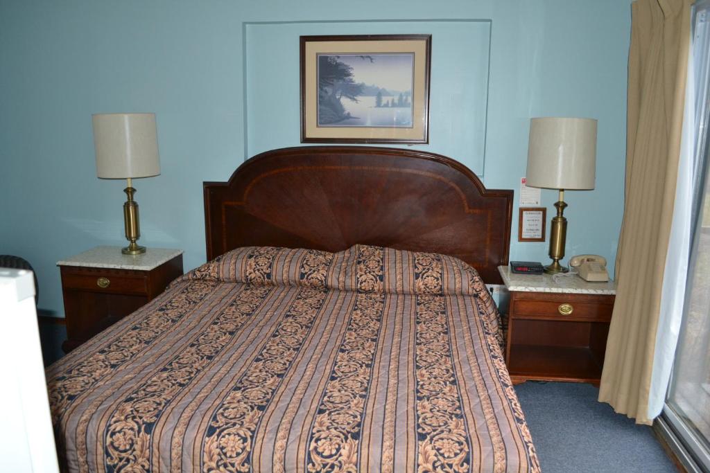 Parker's Motel photo