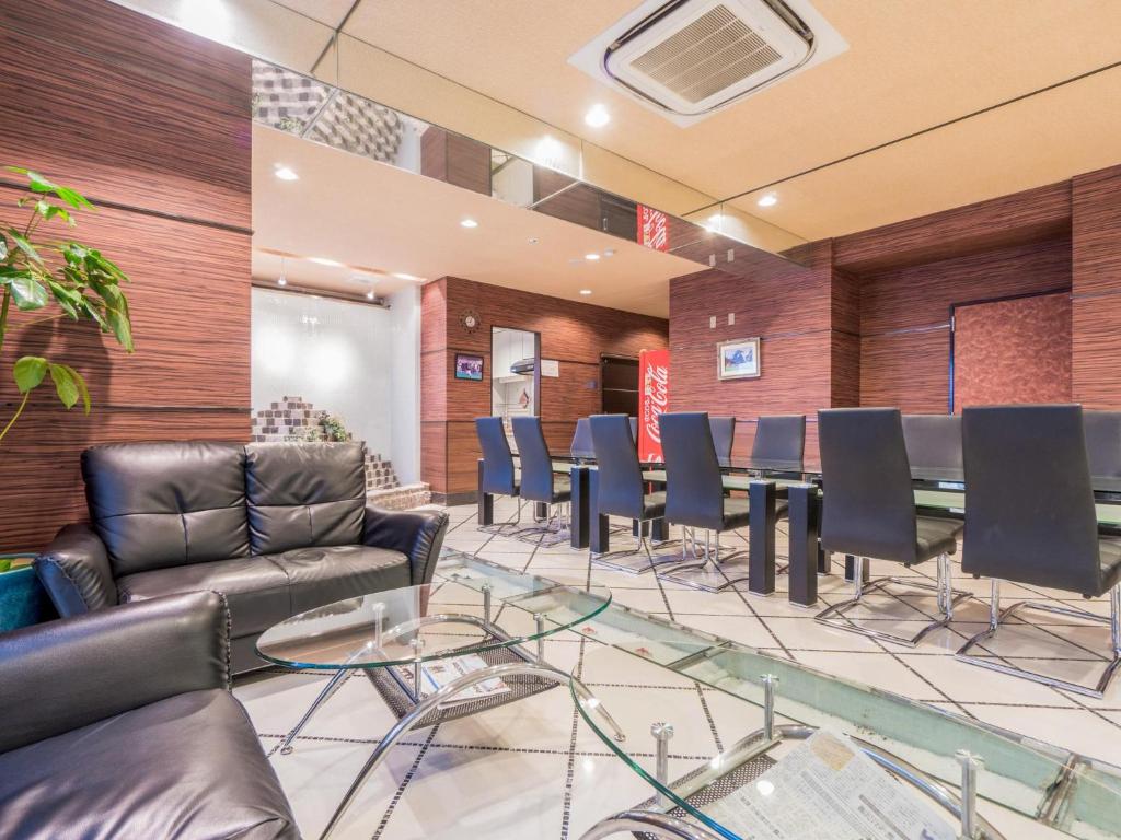 Posezení v ubytování Hotel Chuo Oasis