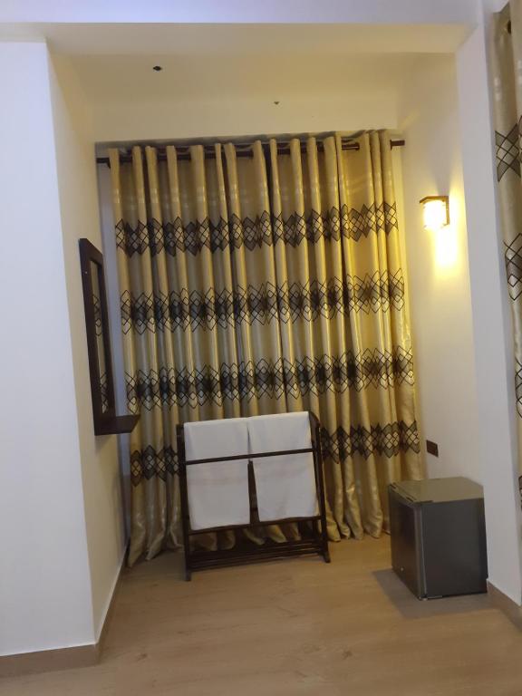 Ella Hillsite View - 11