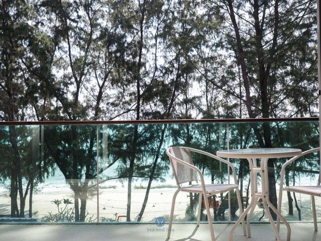 Balkón nebo terasa v ubytování Sea and Sea Villa Sangaroon