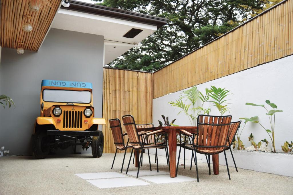 Foto dalla galleria di GUNI GUNI HOSTEL a Città di Puerto Princesa