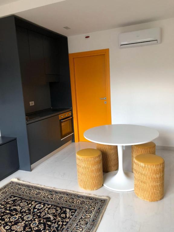 Hotel CineApollo - Ogni camera un film! - King Room With Roll-In Shower - Disability Access