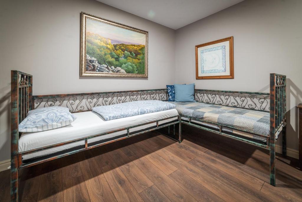 Postel nebo postele na pokoji v ubytování Guest house Diabora-Veliko Tarnovo