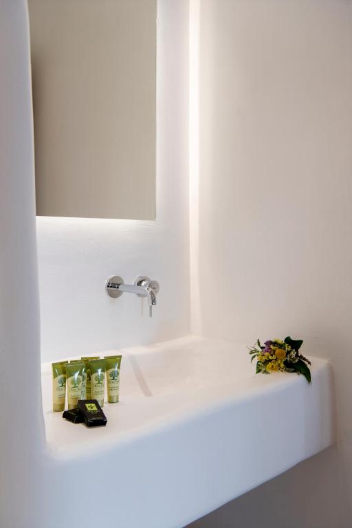 Fotografie z fotogalerie ubytování Zefi Hotel & Suites v destinaci Nausa