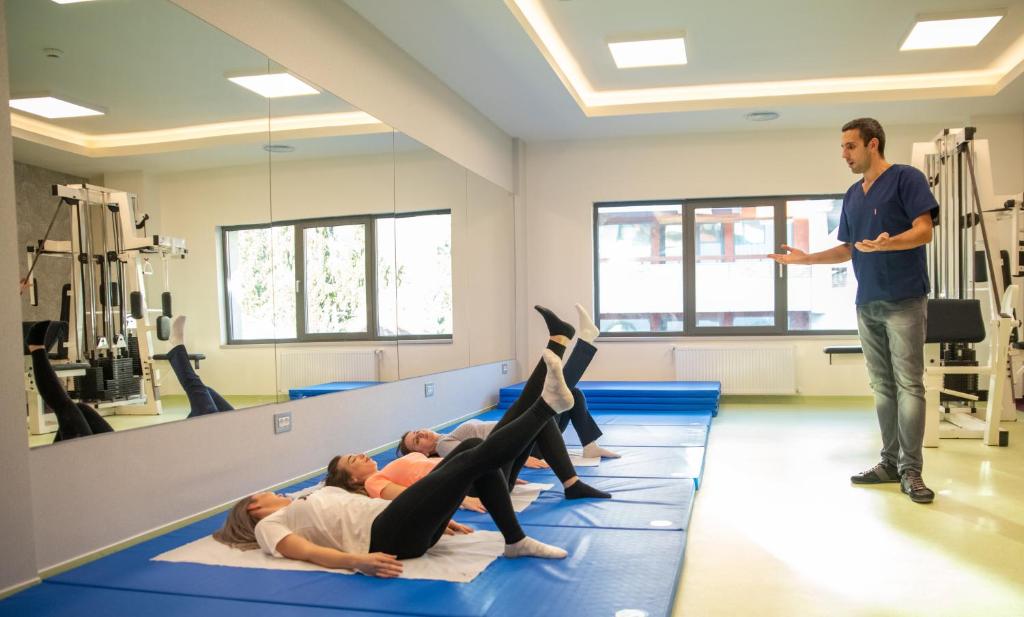 Fitness centrum a/nebo fitness zařízení v ubytování Hotel Olanesti & Spa Medical