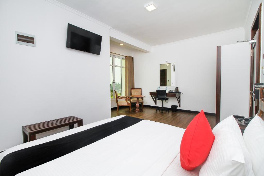 TV a/nebo společenská místnost v ubytování Sasha Transit Hotel