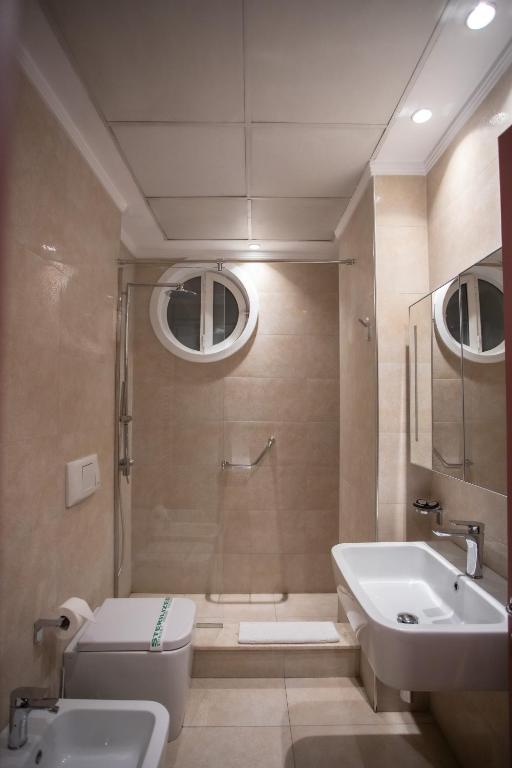 Et bad på Mondial Hotel