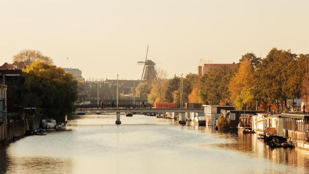 Holiday Inn - the niu, Fender Amsterdam - Resim 21