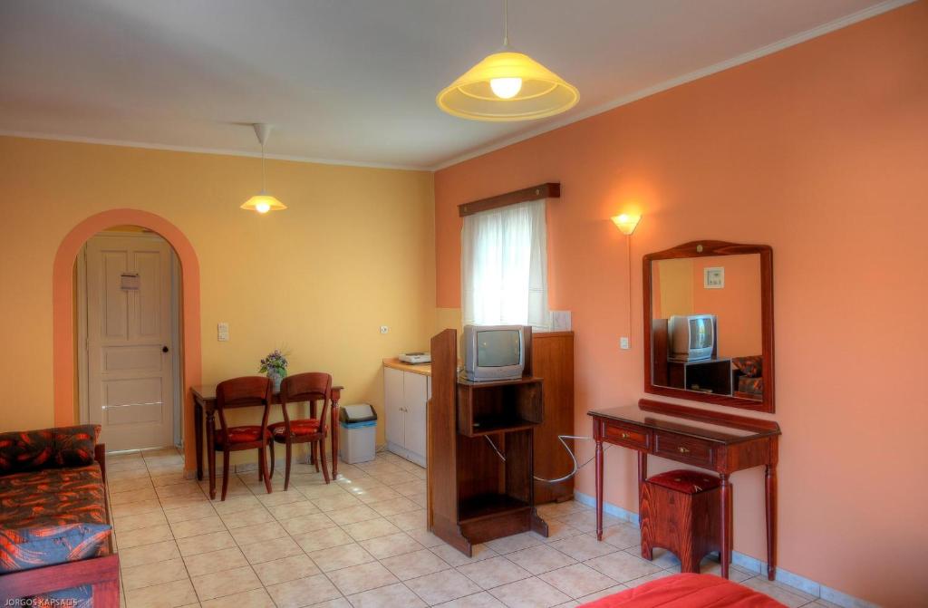 Gallery image of Gryspo&#39;s Hotel in Aegiali