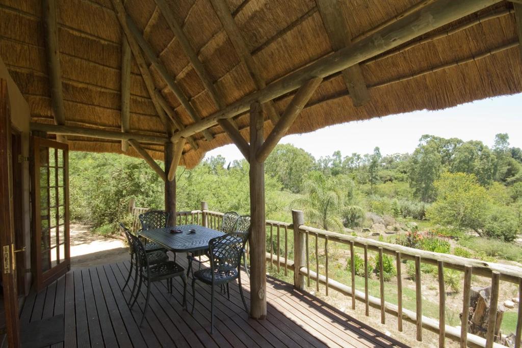 Un balcón o terraza en Avoca River Cabins