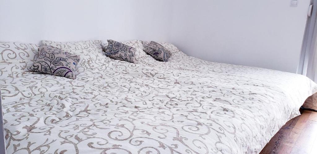 En eller flere senger på et rom på Studio apartman ENJOY Divčibare