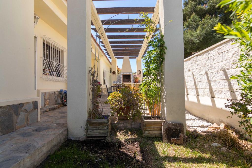 Vonkajšia záhrada v ubytovaní Charming one-floor villa with private pool in Los Balcones