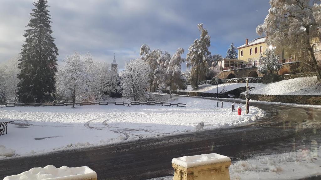 Gallery image of Hotel gites des touristes in Vollore-Montagne