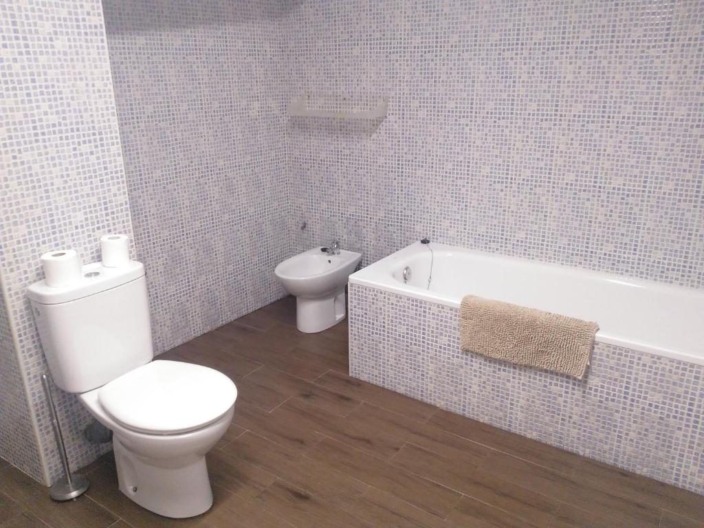 Zdjęcie z galerii obiektu Apartamento familiar Torrelavega w mieście Torrelavega