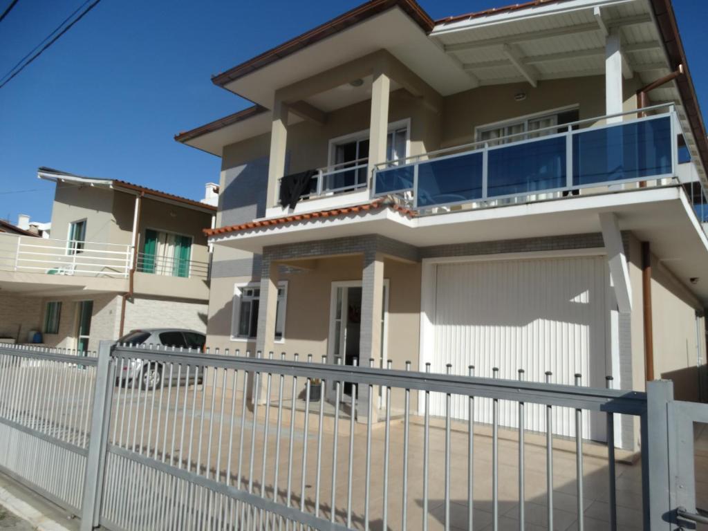  Casas 2D - 300m do Mar - Santinho (8-9)