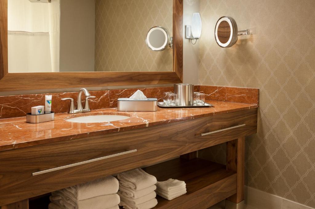 Cliff Lodge and Spa - 